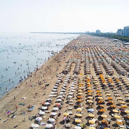Apartamento Lucerna Lignano Sabbiadoro Exterior foto